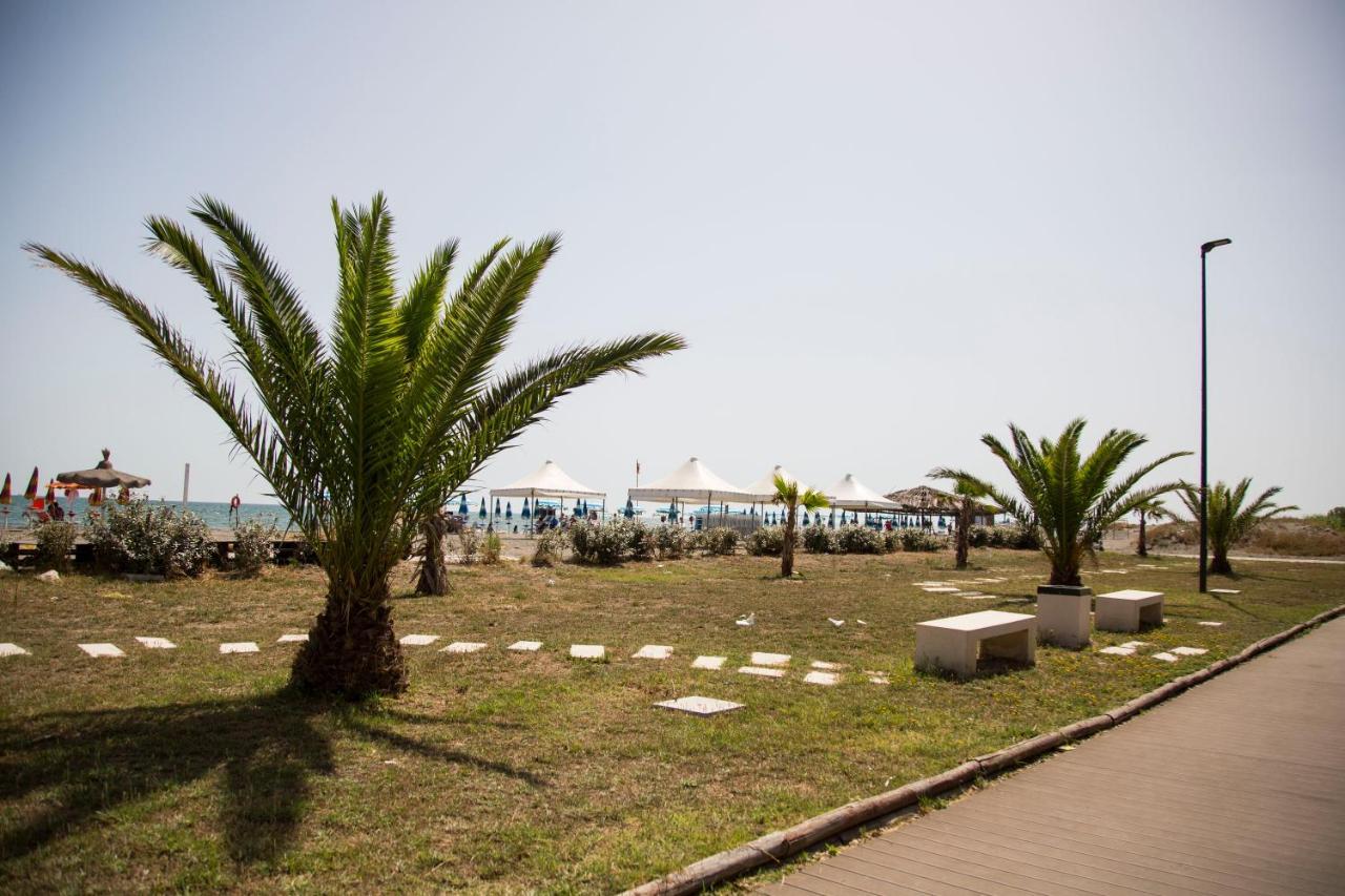 Villaggio Albergo Cervo Zapponeta Esterno foto