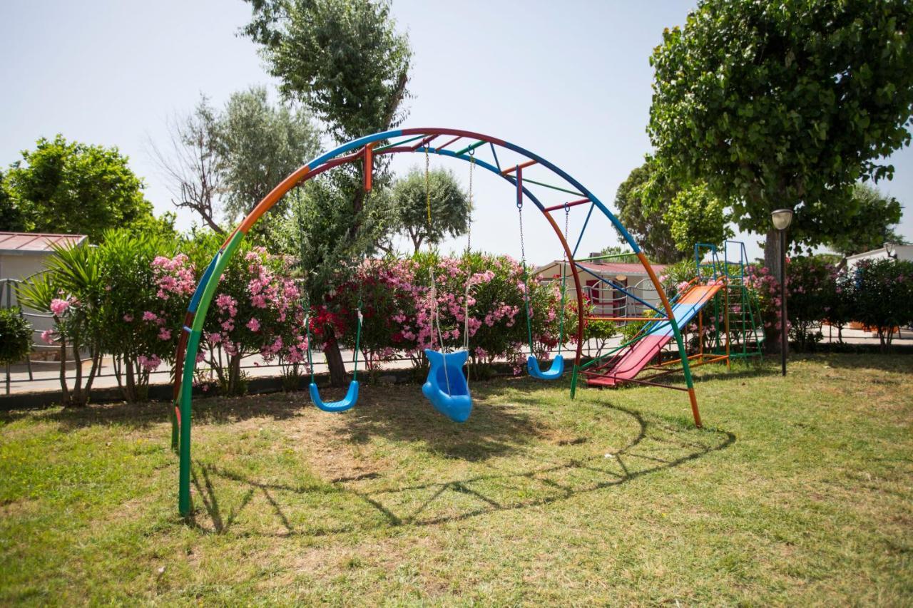Villaggio Albergo Cervo Zapponeta Esterno foto